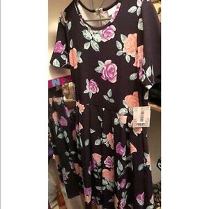 LuLaRoe Dresses - LulaRoe Amelia LuLaRoe Dresses - LulaRoe Amelia
